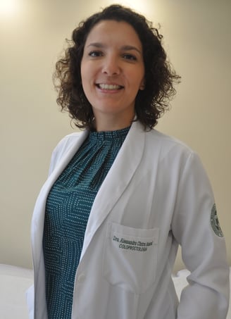 médica proctologista Alessandra Amaral