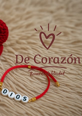 Nuestra pulsera con la palabra DIOS y rosa tejida en crochet es uno de nuestros regalos más signific