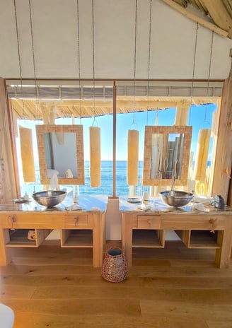 soneva-fushi-maldives-overwater-villa-bathroom