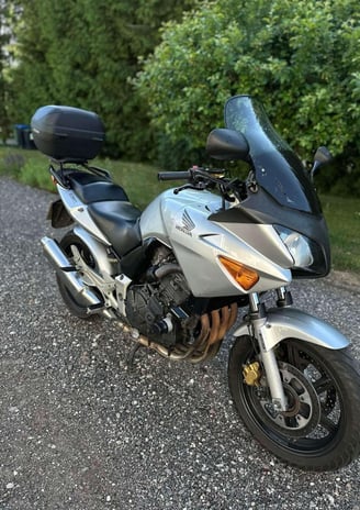 Honda CBF 600 motociklo nuoma Klaipėda Gargždai Kretinga Palanga