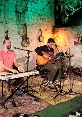 Lenin Correa em uma performance de jazz e MPB