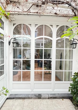 Porte fenêtre en bois blanc