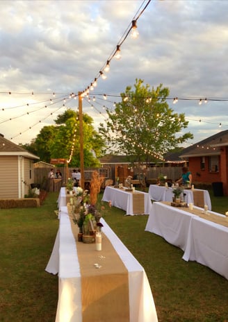 Mesas decoradas, con manteles y luces el paso diamond events