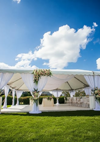 Carpa 30x40 Para boda, decorada con manteleria 