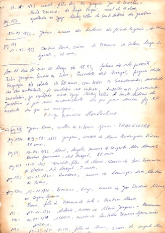 Página manuscrita com anotações de falecimentos e registros de escravizados (1833)