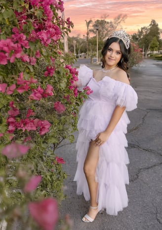 hermosa quinceañera en sesion de fotos