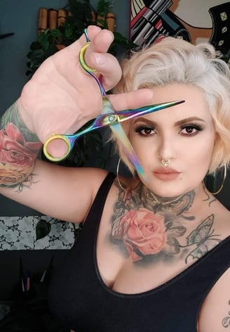 Amanda Amorim é uma profissional altamente qualificada, formada pela Academia de Ensino Vida Derm