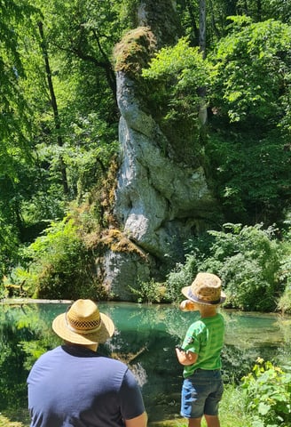 Vater und Sohn machen Pause