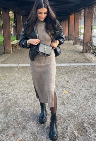  Vestido midi de punto con chaqueta de cuero