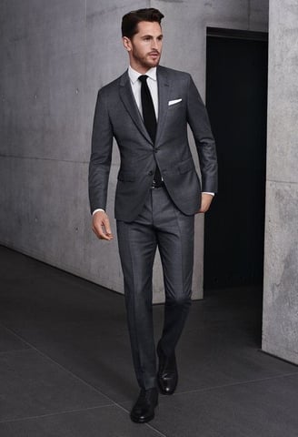 Hombre en traje formal