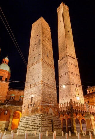 due torri bologna centro storico appartamento vendita affitto valutazione 