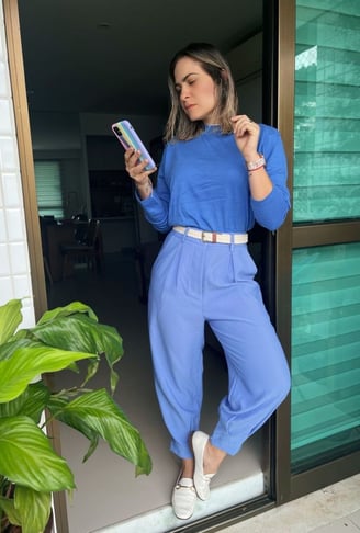 Outfit monocromático azul