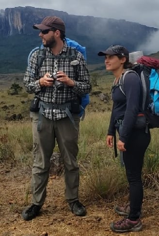 Turistas en su segundo día de caminata durante el Trekking Roraima