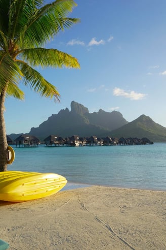 four-seasons-bora-bora-beach-3