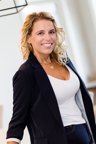 julie eberhardt headshot portrait