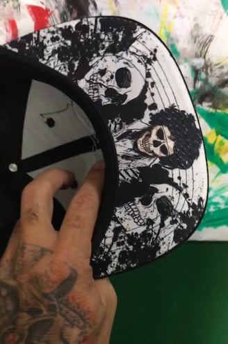 Boné que destaca sua personalidade: Experimente a moda ousada da Cavérik.