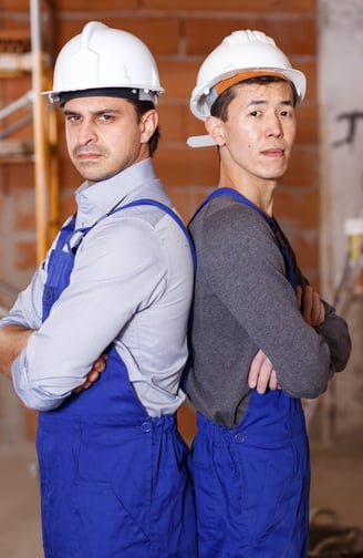 Rongzhiyue: Two construction workers with protective wear