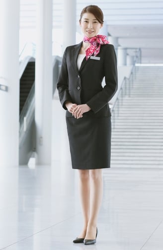 Rongzhiyue: Woman in business suit