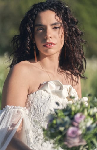 portrait mariée dans les champs