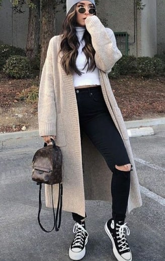 Cardigan con leggins y tenis