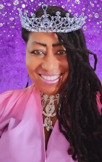 Author Davida Roze wearing her crown