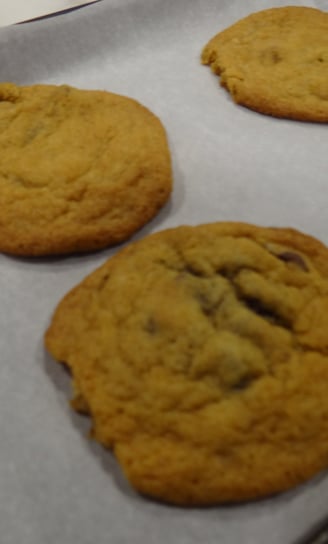 a tray of cookies and chocolate chip cookies