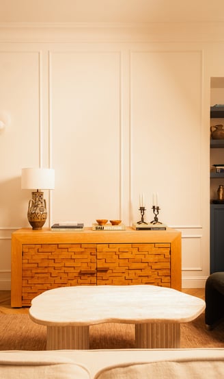Rénovation appartement haussmannien Paris, design familial haut de gamme mêlant charme et modernité