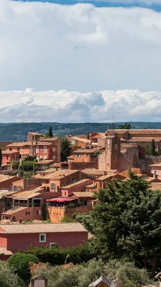 village au coeur du massif du Lubéron en PACA