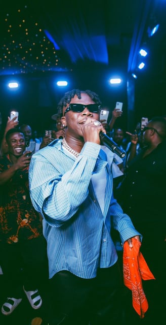 Stonebwoy in a performance on stage.