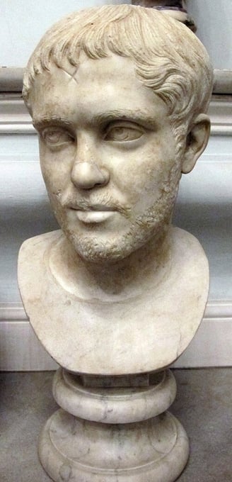 busto de Hostiliano