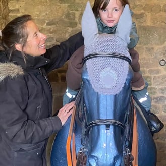 Initiation simulateur equestre français avec un enfant
