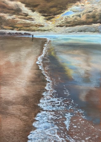 Scintillement multicolor : reflet étincelant de couleurs sur la mer, pastel