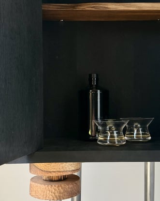 cabinet à spiritueux, chêne et noyer fabrication artisanale