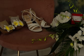 film de mariage , alliance et decoration