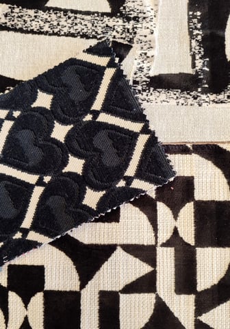 Tissu Kirby Hearts - Camengo Lonato et Omaha noir et blanc