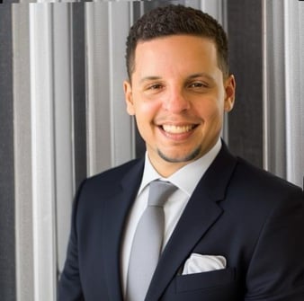 Alexandre Jader, criador do Ajot Site, especialista em marketing digital e vendas, com mais de 13 an