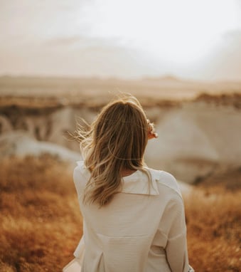 femme paysage environnement