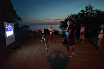 "Tamerici" lungomare livornese. Proiezione in diretta di Giove con conferenza.
