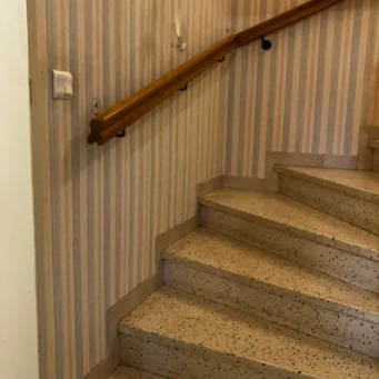 Rambarde d'escalier faite par Laroux Menuiserie