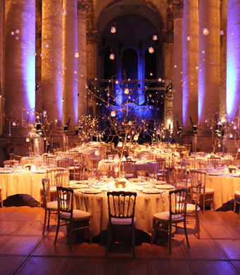 Salle de mariage entièrement décorer par l'agence L'atelier de la fée luciole.