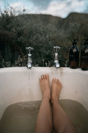 Moments de détente dans la baignoire