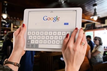 Tablette avec page d'accueil Google