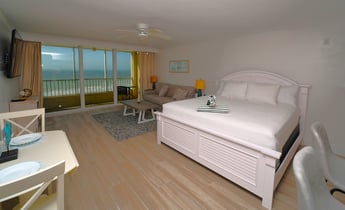 Best vacation rentals views on fort Myers beach best Margaretville and pink shell competitor FMB