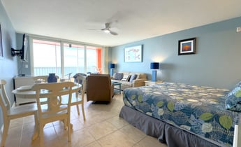 Best vacation rentals views on fort Myers beach best Margaretville and pink shell competitor FMB