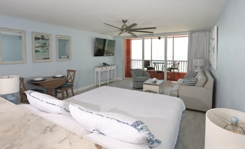 Best vacation rentals views on fort Myers beach best Margaretville and pink shell competitor FMB