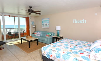 Best vacation rentals views on fort Myers beach best Margaretville and pink shell competitor FMB