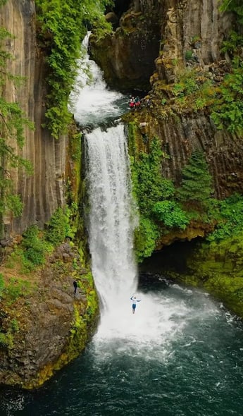 Waterfall Hwy, Oregon Travel - Toketee Falls is a widely recognized & breathtaking waterfall