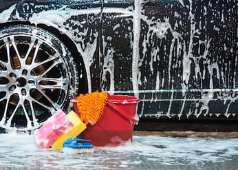 Lavage et nettoyage extérieur de voiture pour un véhicule impeccable à Cergy.