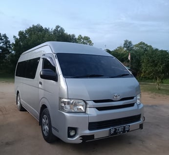 Van 15 seater