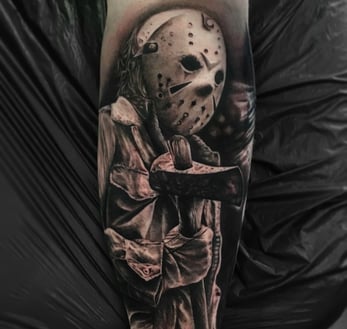 realistinen kauhu tatuointi friday the 13th Jason